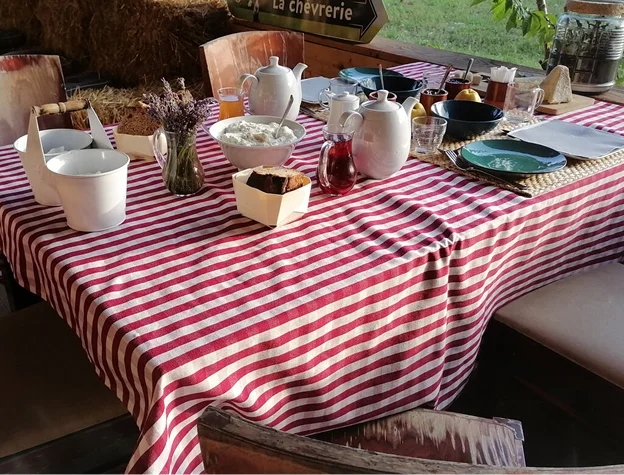 Faites-vous plaisir avec petit déjeuner, brunch et dîner à la Ferme d'Azay le Ferron (36)