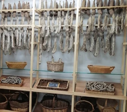 Charcuterie fraîche et sèche de la ferme d'Azay le Ferron - Indre (36)