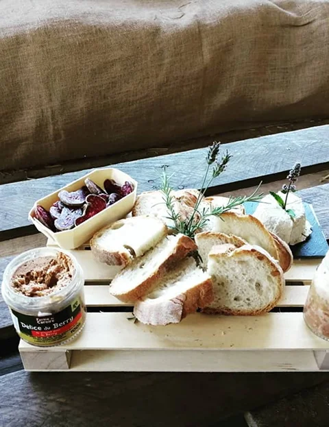 Planche Terroir avec rillettes, pâté, saucisson pour un petit creux à Azay le Ferron - 36